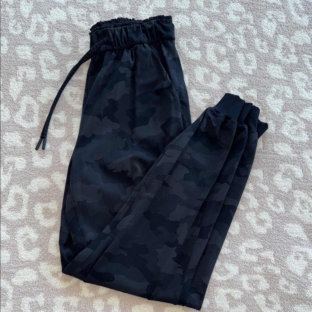 Lululemon joggers
